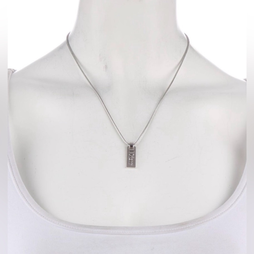 Christian Dior logo plaque pendant necklace unisex with logo plate - Picture 2 of 3